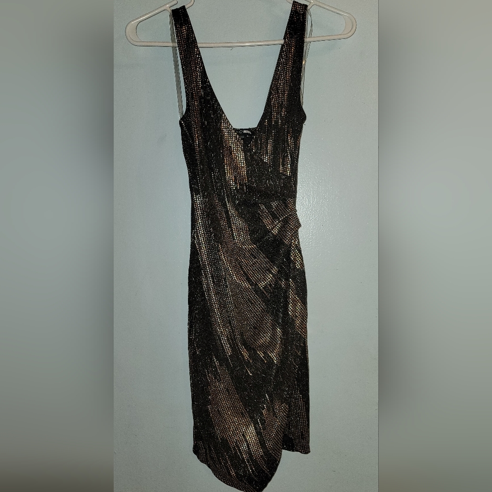 Fashion Nova Dress sparkly fun faux high side slit
